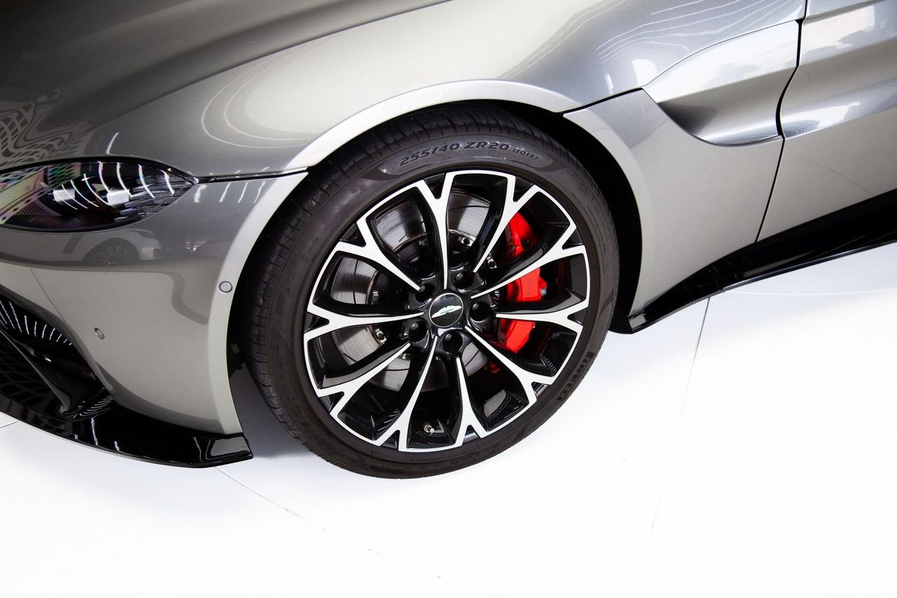 Aston Martin Vantage