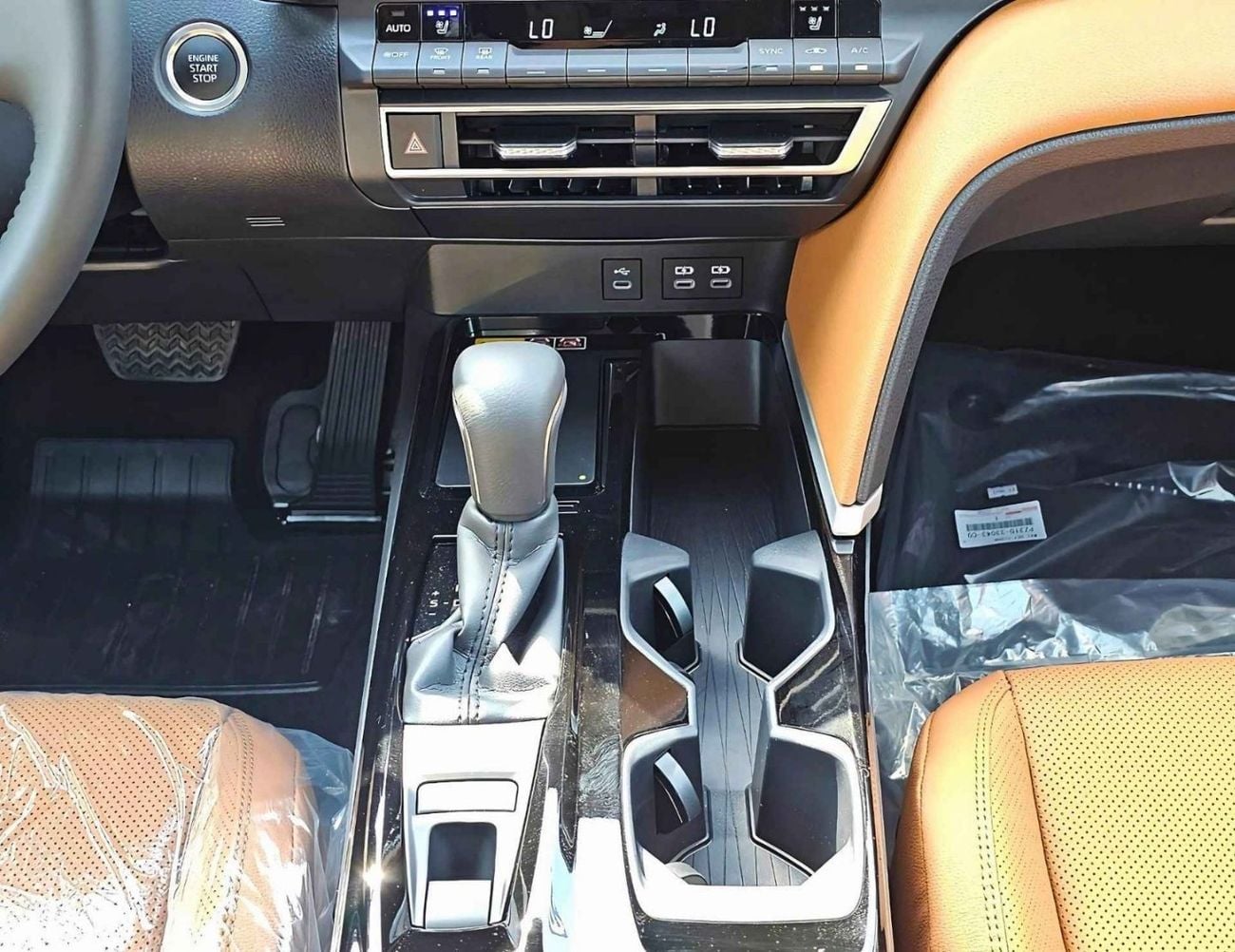 تويوتا كامري GLE TOYOTA CAMRY GLE || RADAR | LEATHER + ELECTRIC SEAT | DUAL AC | 1 CAM PANORAIC ROOF | PETROL AT 2.5L