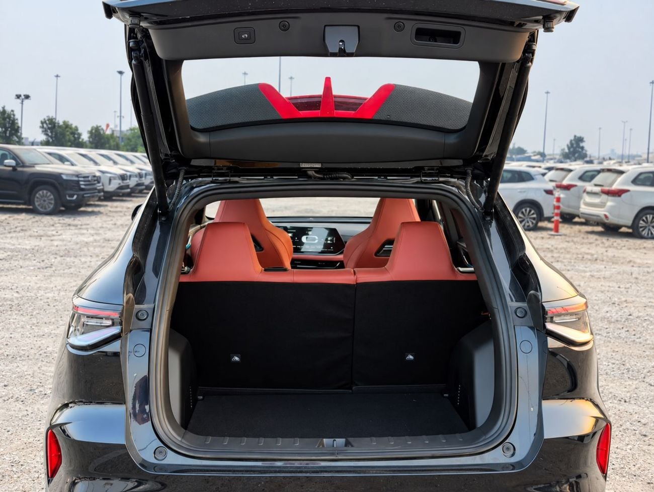 تشنجان x5 بلس  ECTB - 10. شانجان X5 بلس - 1.5 لتر بنزين أوتوماتيكي تيربو - أسود مع برتقالي