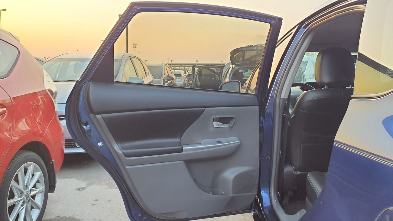 Toyota Prius Prius Alpha 7 Seater Orignal LHD