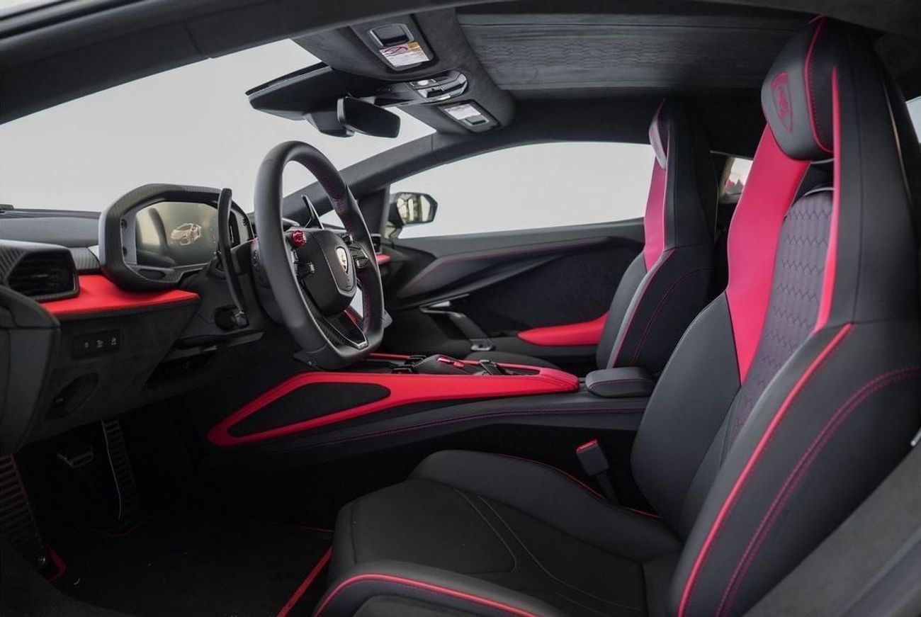 لامبورغيني ريفويلتو 6.5L V12 Hybrid