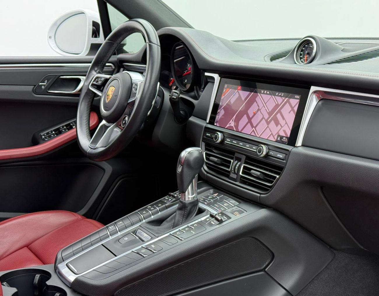 Porsche Macan Std 2.0L (252 HP) 2021 Porsche Macan, Warranty, Full Porsche Service History, Sport Chrono Package,