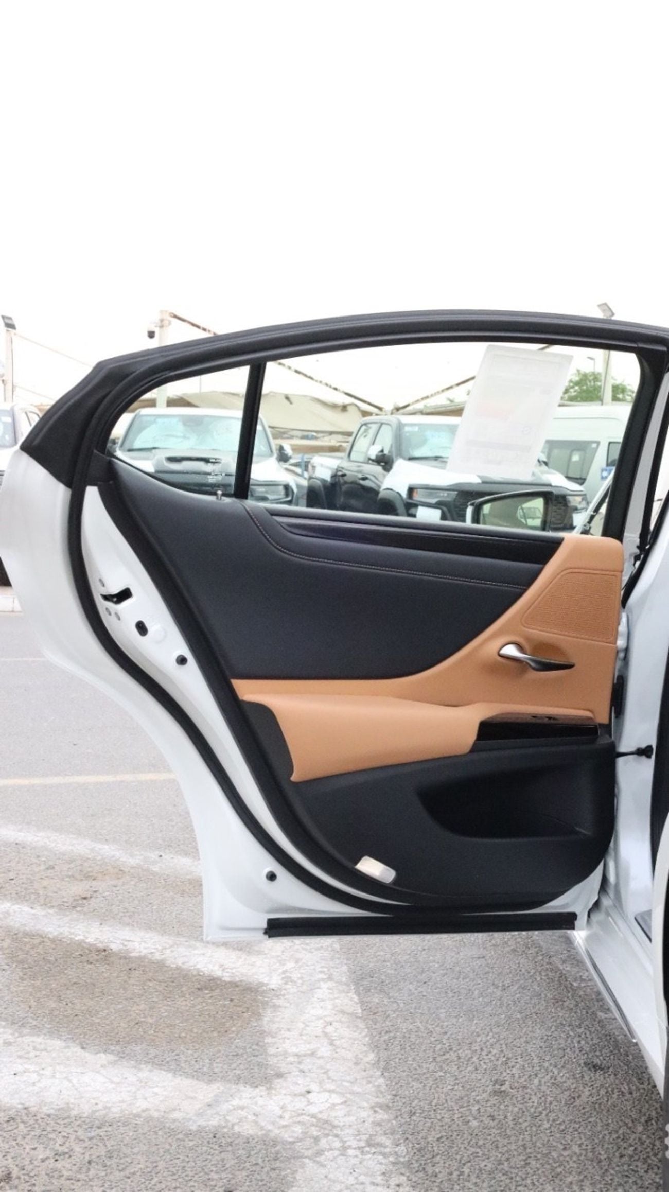لكزس ES300h PLATINUM