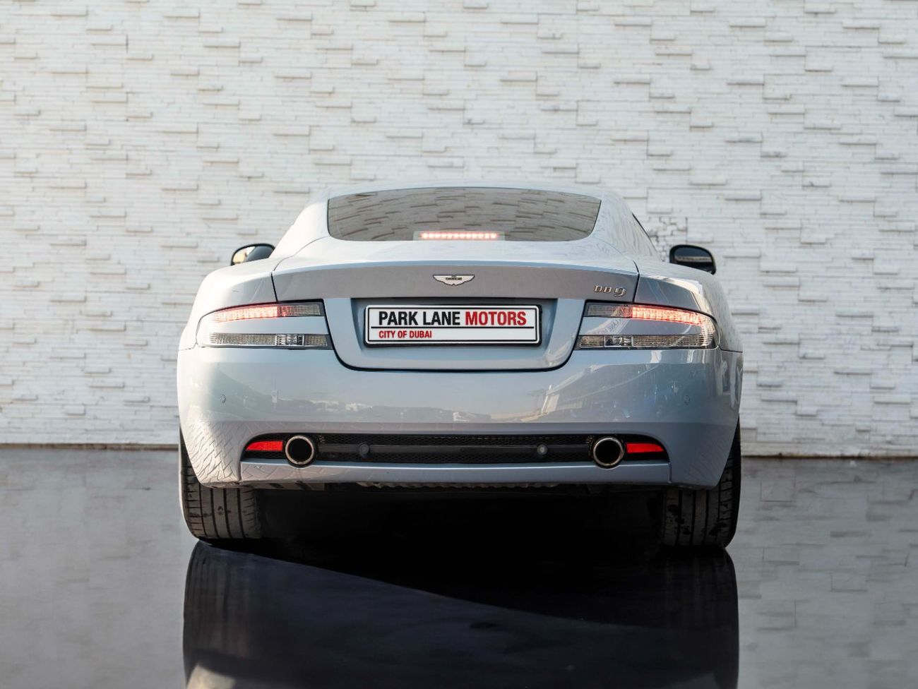 Aston Martin DB9