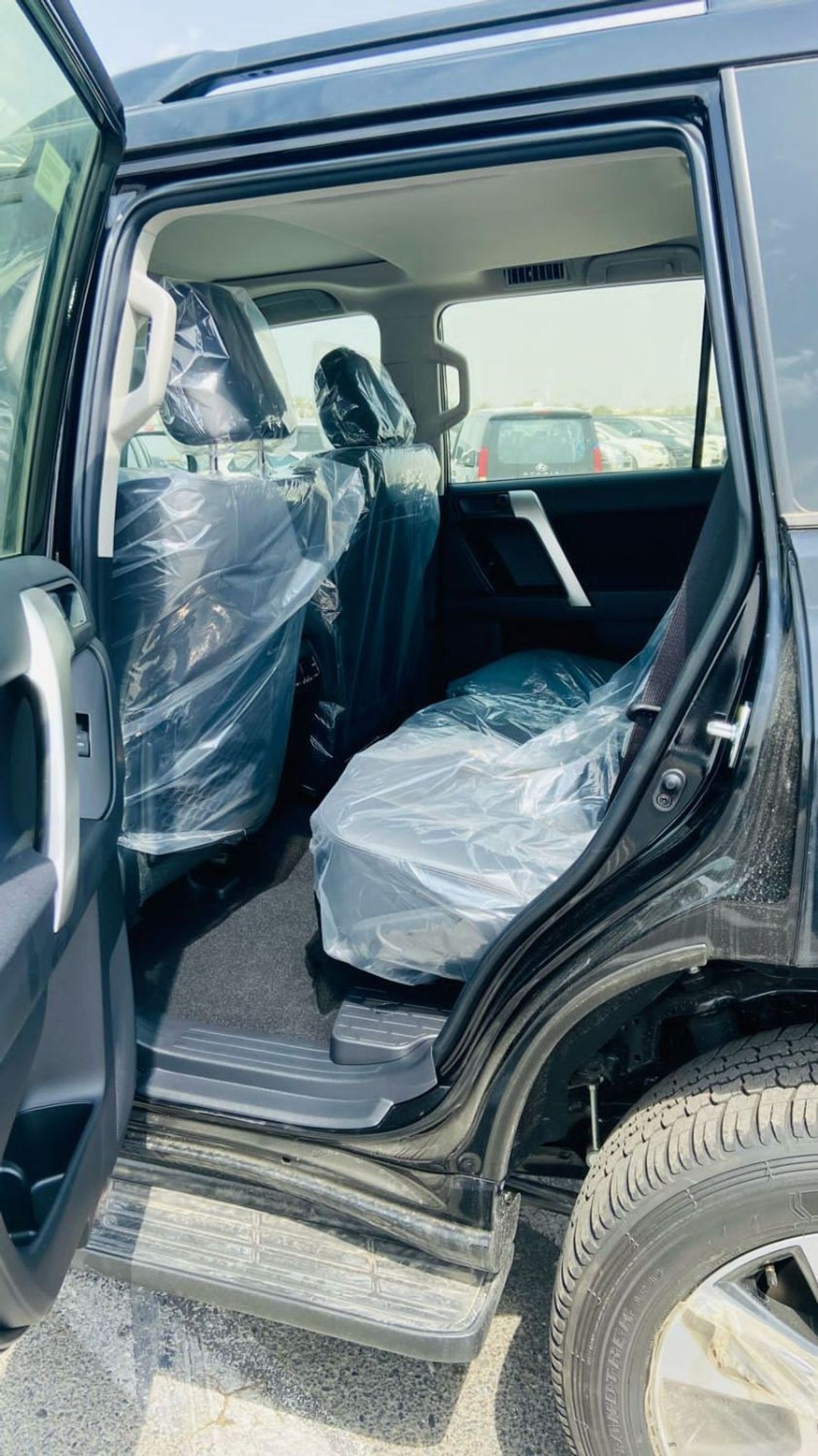 Toyota Prado 2023 Toyota Prado 2.7L V4 Petrol Europe Specs Full Options with Leather Seats, Sunroof and Cool box