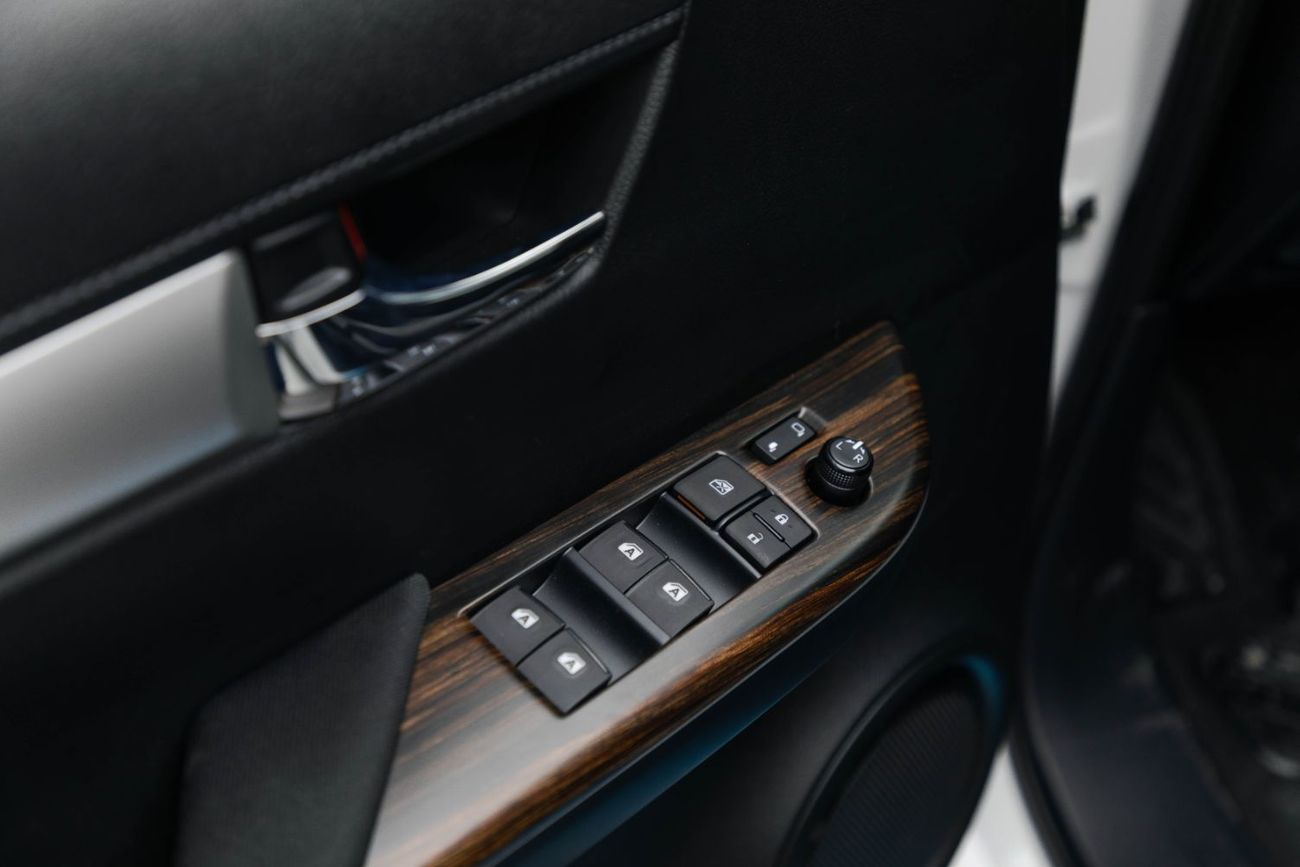 Toyota Hilux 2025 Toyota Hilux HI 2.7 - Platinum White Pearl Inside Black | Export Only