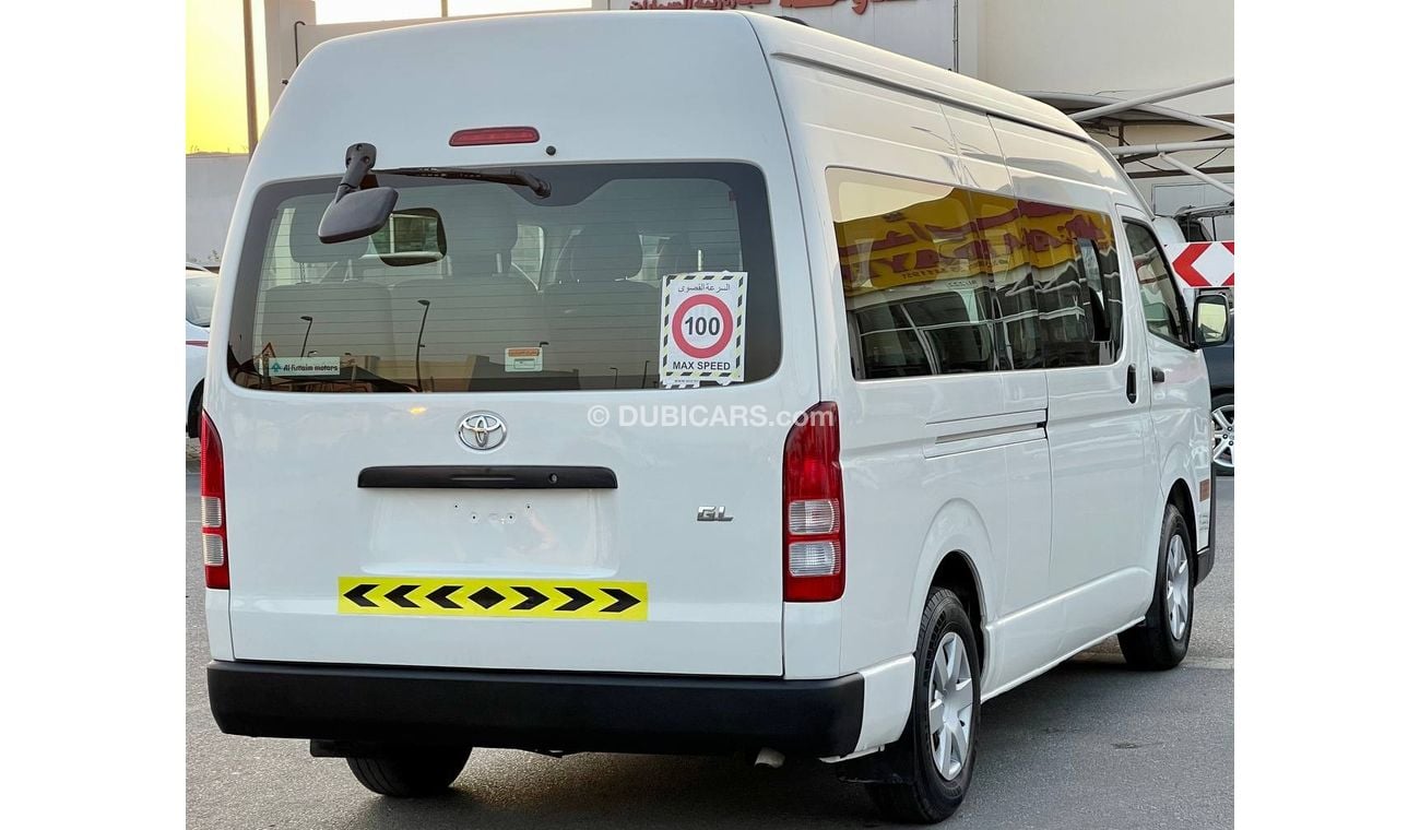 Toyota Hiace GL - High Roof LWB Toyota Hiace 2017 GCC, in excellent condition, without accidents, very clean insi