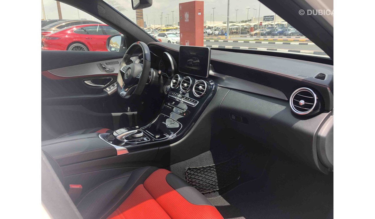 مرسيدس بنز C 63 AMG مالك واحد تشيكات وكالة بلكامل خليجي ضمان لغاية 2022