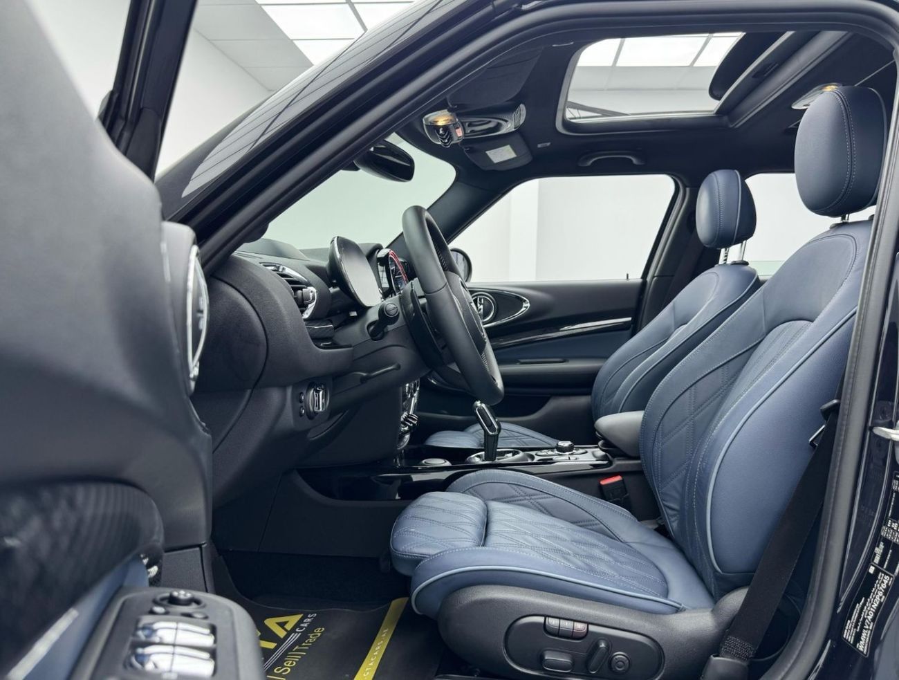 Mini Clubman S 2.0L 2022 Mini Clubman S, 2026 Mini Warranty, 2027 Mini Service Pack, Excellent Condition, GCC