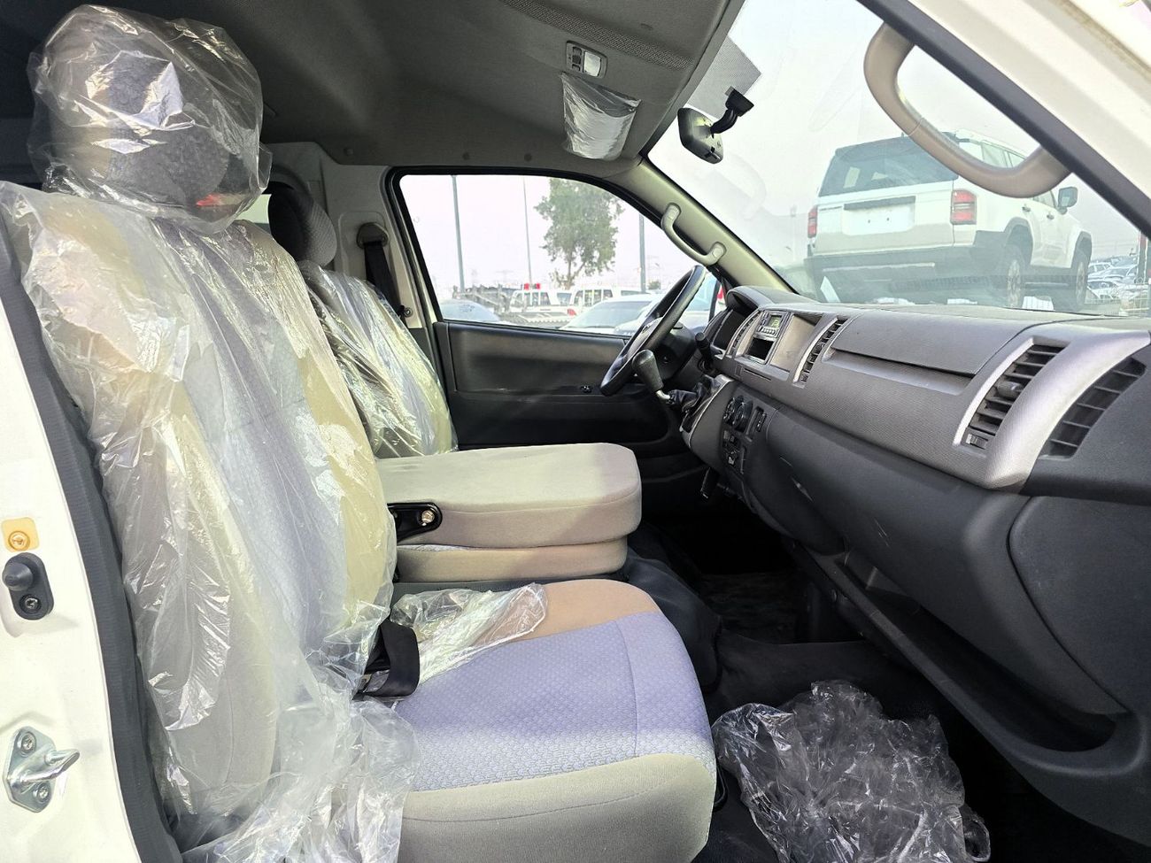 جويلونغ A4 JOYLONG A4 Bus 2.5L V4 Diesel 15 Seats   White color 2023 Model