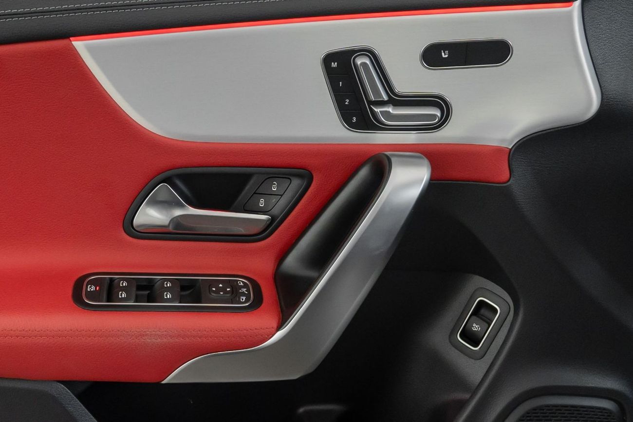 Mercedes-Benz CLA 250 2023 Mercedes Benz CLA 250 / Full Mercedes Service History & Warranty