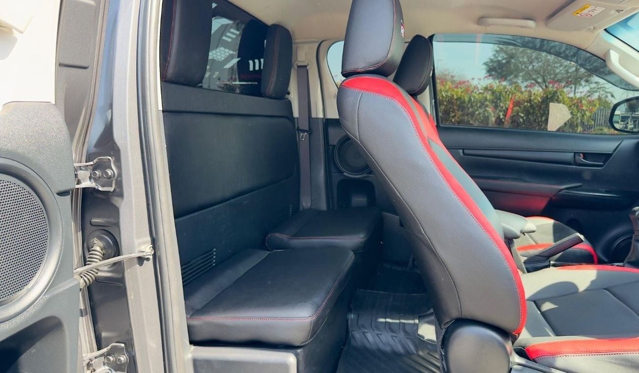 تويوتا هيلوكس MODIFIED SMART CAB | RHD | 2018 | 2.8L DIESEL ENGINE | MANUAL TRANSMISSION