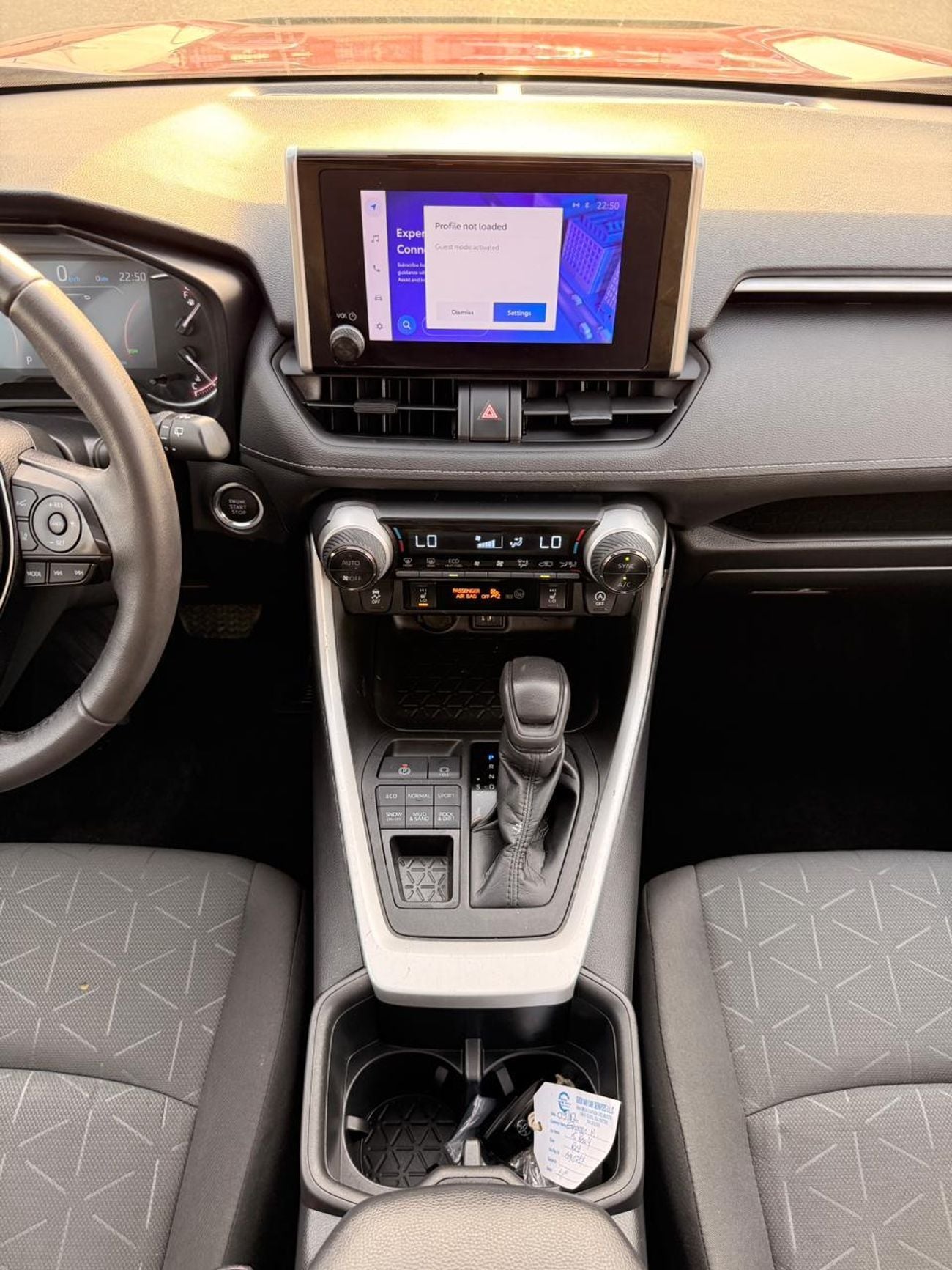 Toyota RAV4 XLE 2.5L AWD Full option 2023