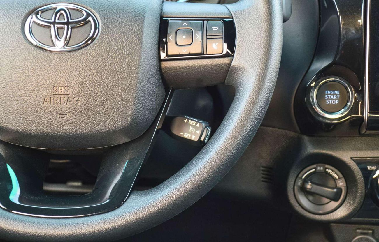 Toyota Hilux TOYOTA HILUX ADVENTURE 4.0L V6 4WD PICKUP 2025