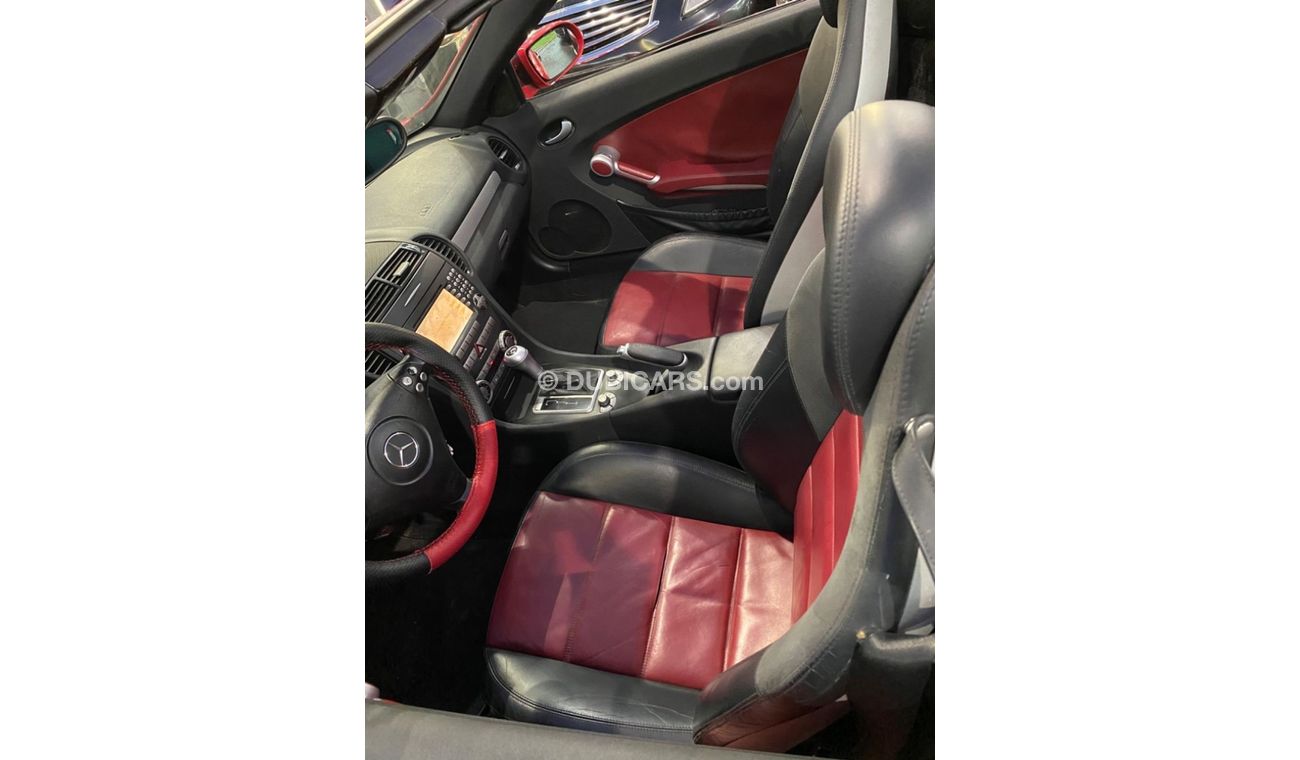Mercedes-Benz SLK 55 AMG Mercedes Benz SLK 55 AMG, convertible, GCC, in perfect condition