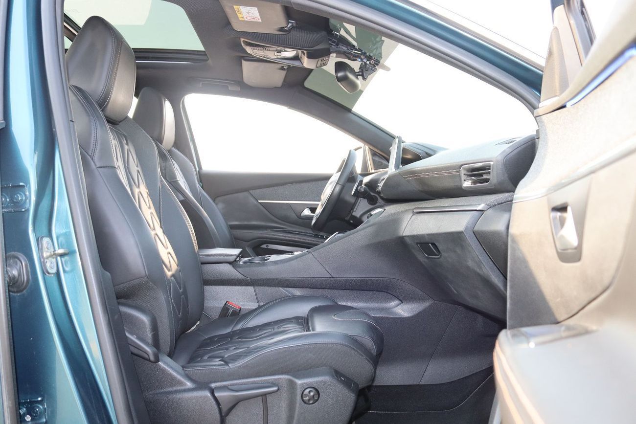 Peugeot 5008 1.6T Allure plus Peugeot 5008 - 2019 GCC, in excellent condition, 145,000 km, 1.6L engine, price 49,