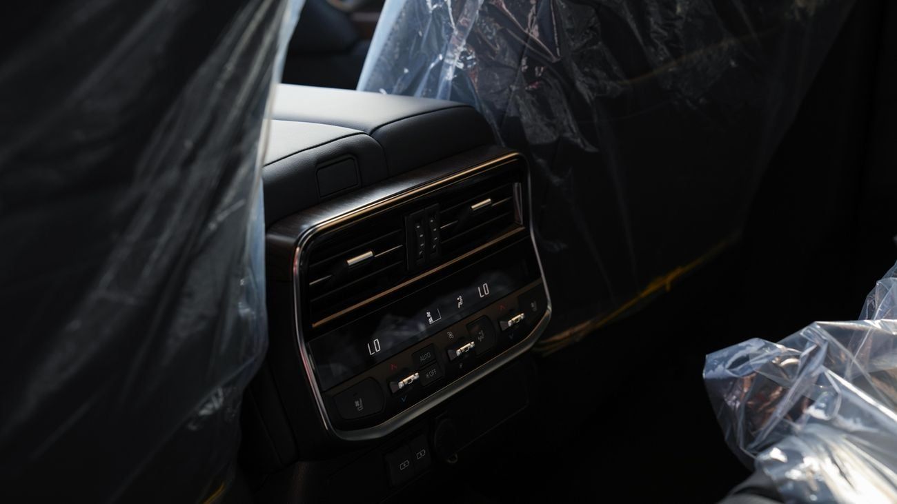 تويوتا لاند كروزر LX