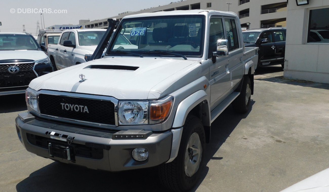 تويوتا لاند كروزر بيك آب 79 DOUBLE CAB LX LIMITED V8 4.5L DIESEL 6 SEAT MANUAL TRANSMISSION