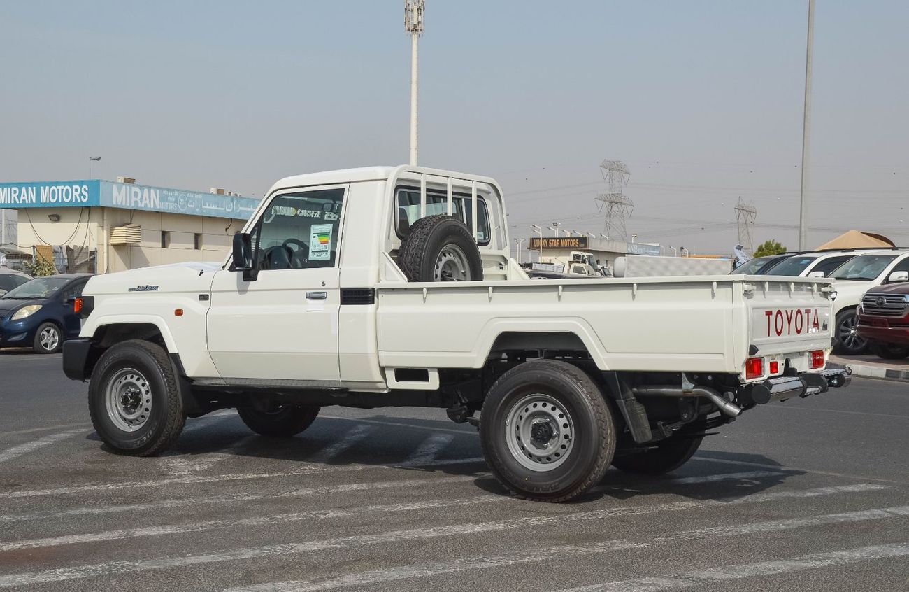 تويوتا لاند كروزر بيك آب TOYOTA LAND CRUISER 79 2.8L 4WD SC MT PICKUP 2025