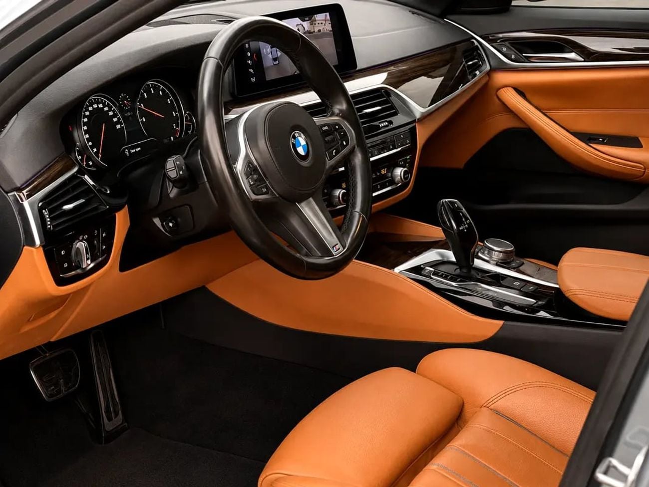 BMW 520i 1,183 P.M | 520i M Sport | GCC Specs | Pristine Condition