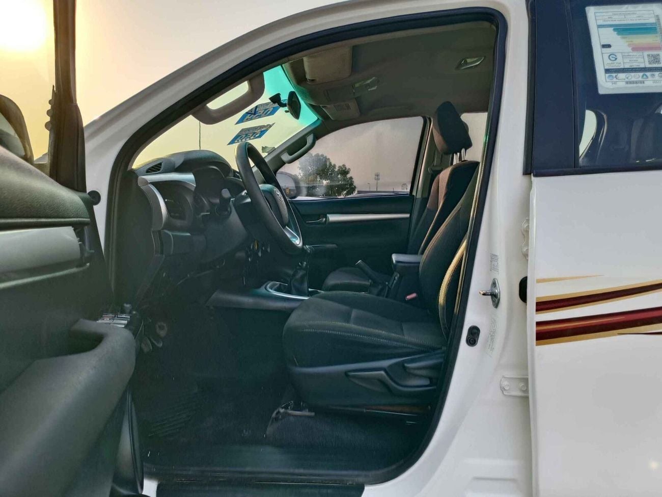 تويوتا هيلوكس / PATROL MANUAL/ 4WD/ AUTO WINDOWS/ FULL OPT/ ALLOY RIMS/ WIDE BODY/LOT#31638