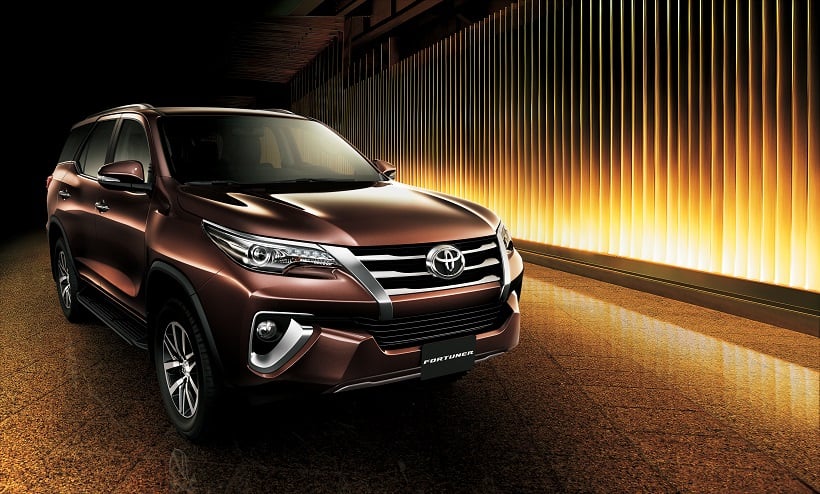 Toyota Fortuner exterior - Front Right Angled