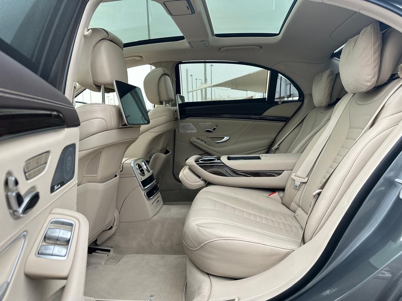 مرسيدس بنز S 560