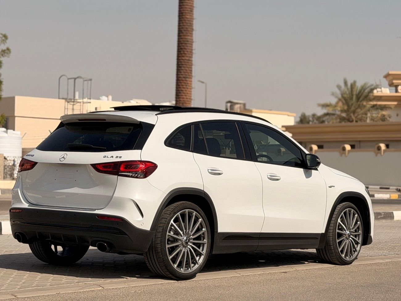 Mercedes-Benz CLA 35 AMG 4MATIC