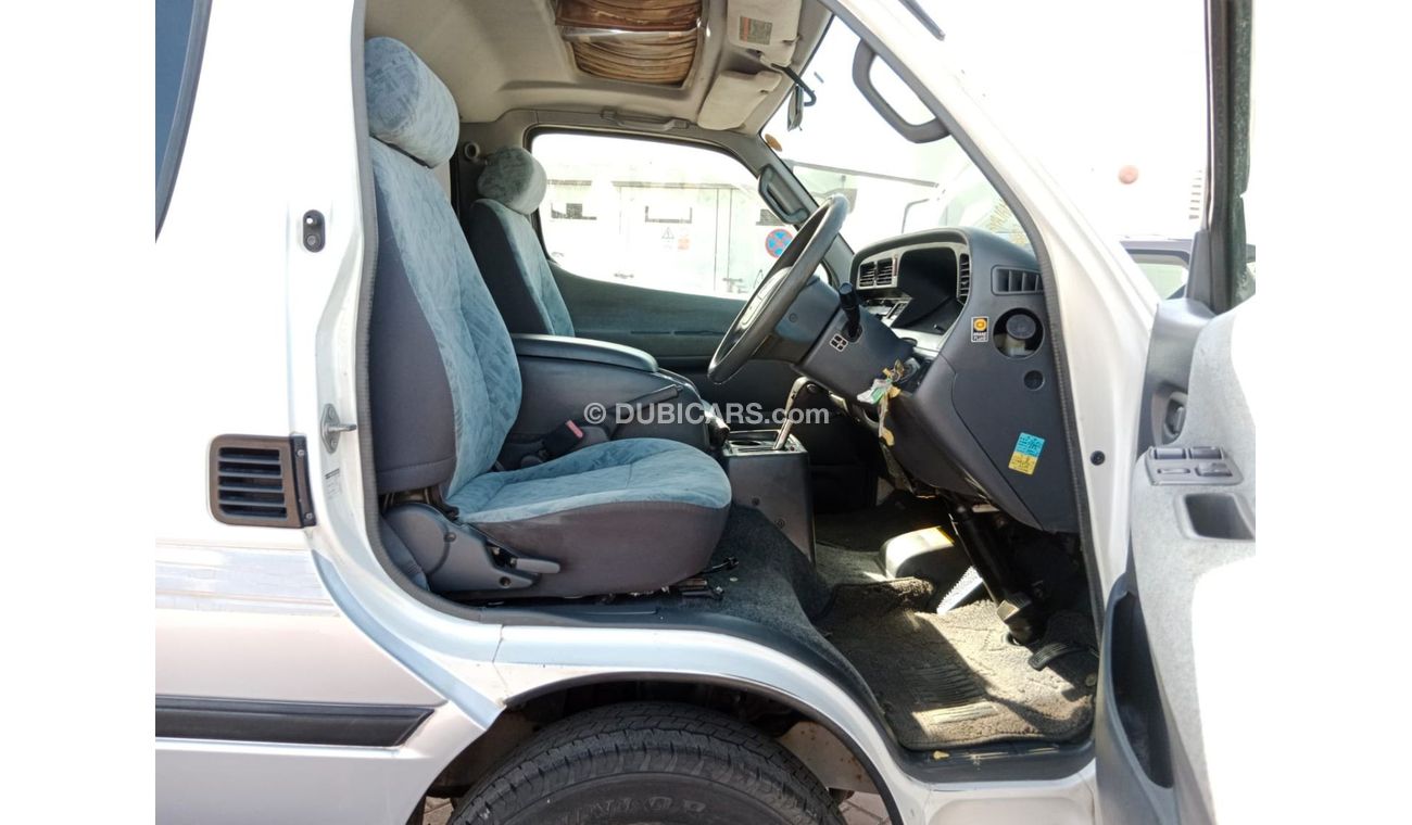 Toyota Hiace TOYOTA HIACE VAN RIGHT HAND DRIVE(PM46557)