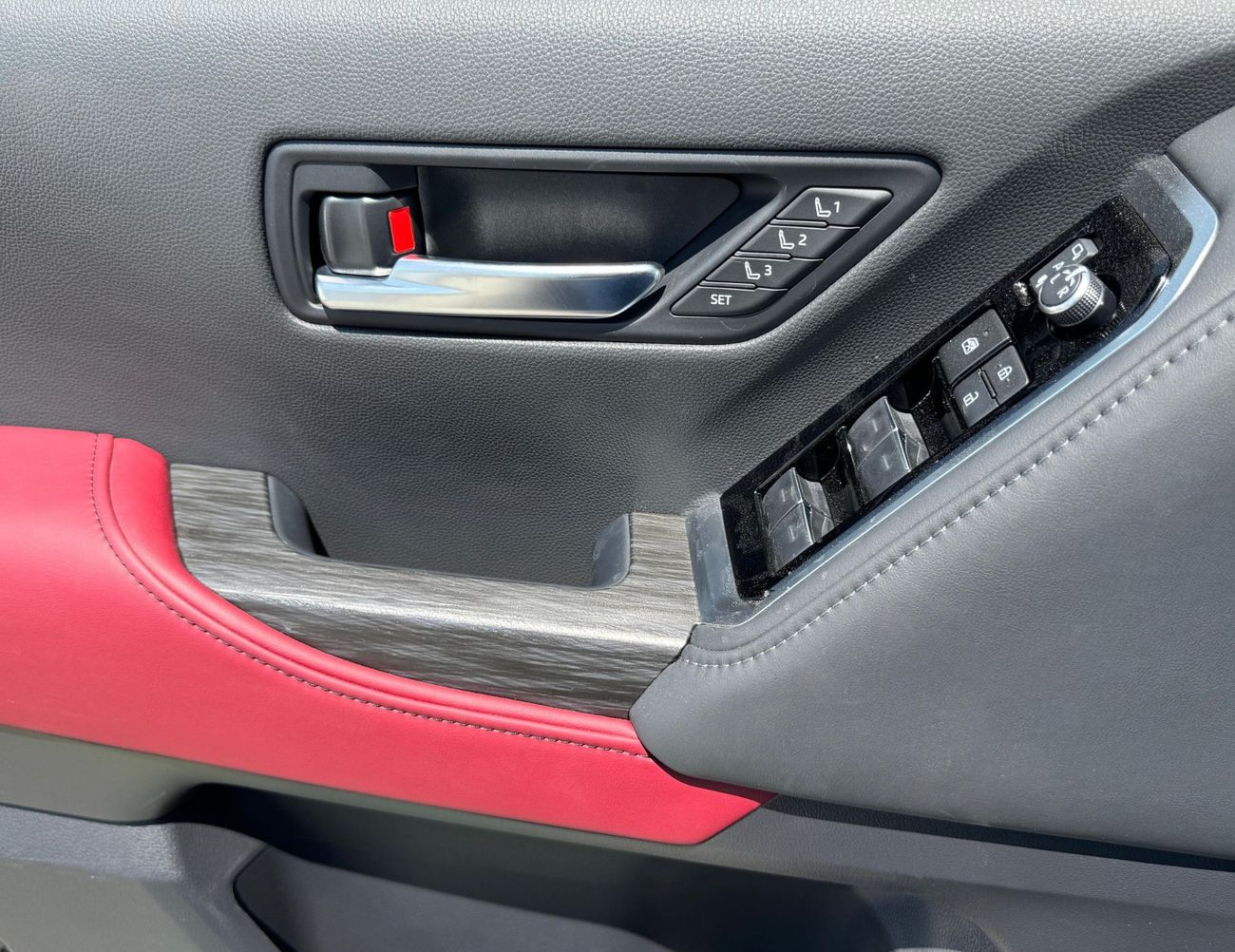 Toyota Land Cruiser GR SPORT | 3.5L | PWR SEATS | 360* CAMERA | HEADUP DISPLAY | SUNROOF | FULL OPTION |CODE # GRS|