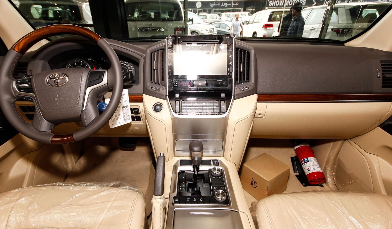 Toyota Land Cruiser GXR Black Edition