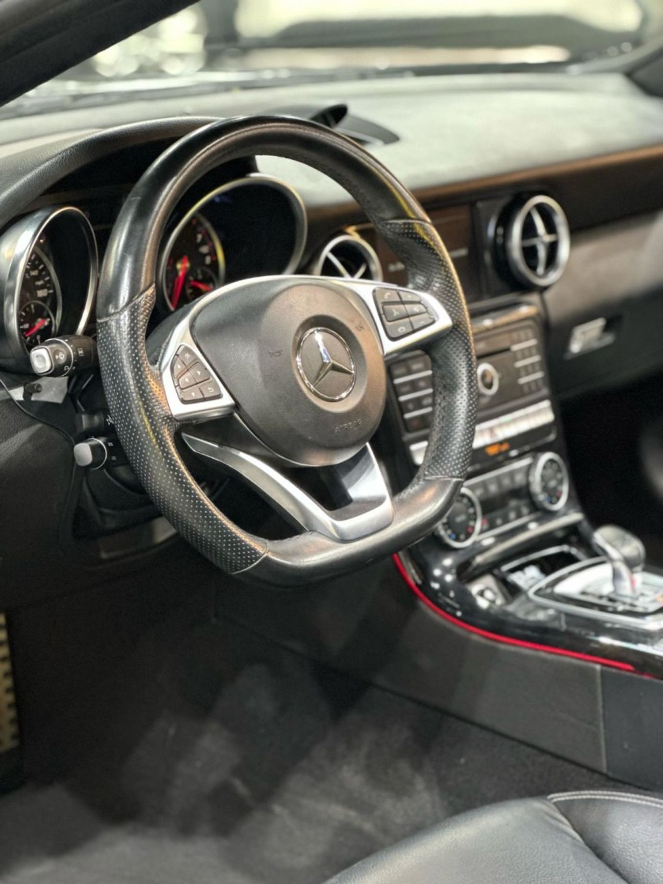 Mercedes-Benz SLC 300 3.0