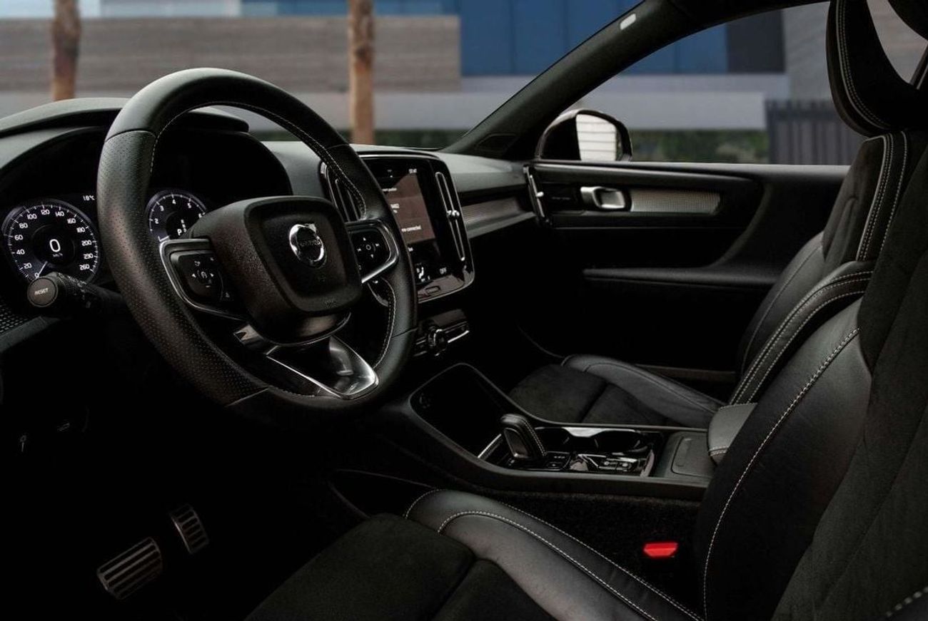 Volvo XC40 T4 R Design  | 2,565 P.M  | 0% Downpayment | Agency Serviced!