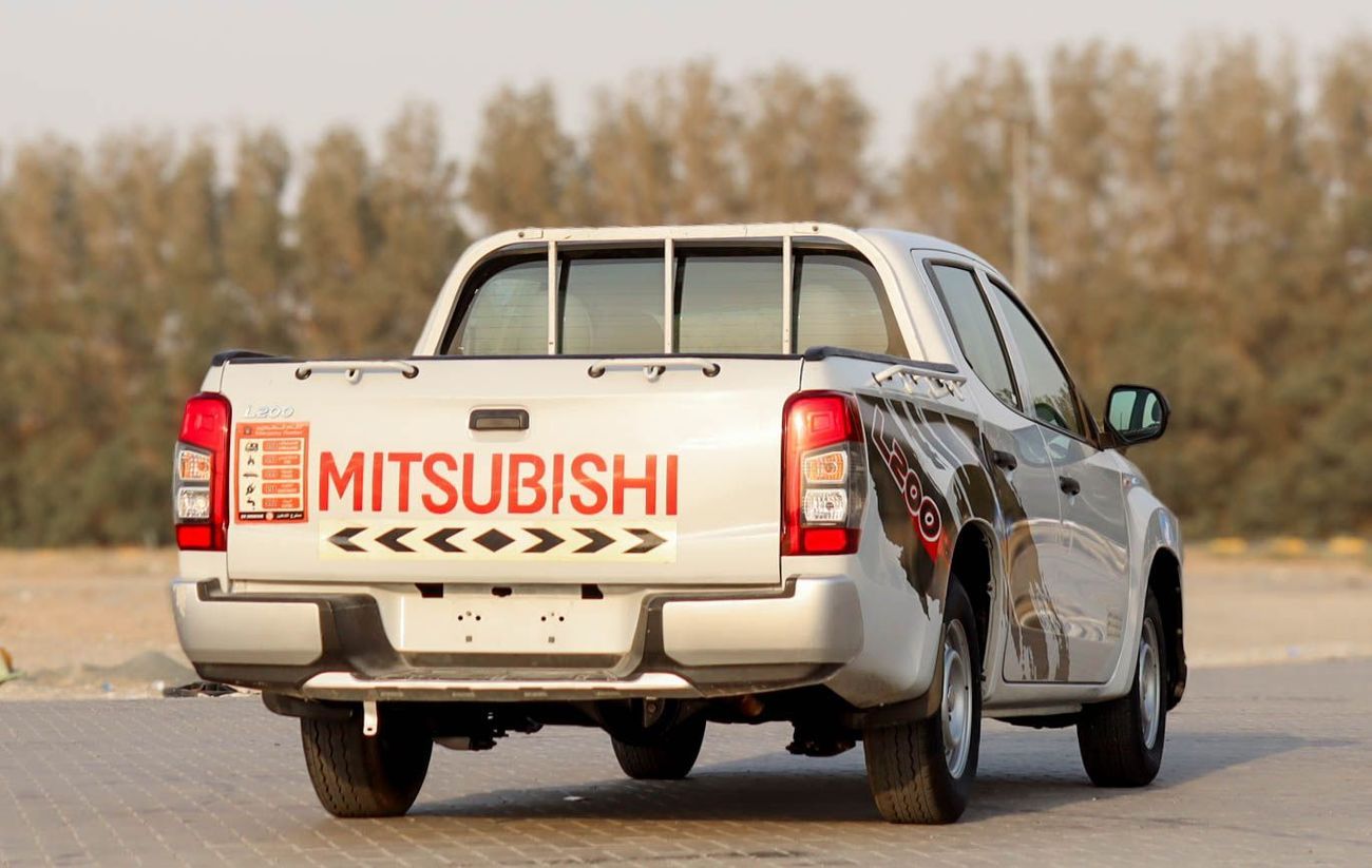 Mitsubishi L200 GL 2.4L (128 HP) Double Cab Utility Mitsubishi L200 2.4 L 2020 GCC accident-free in excellent condit