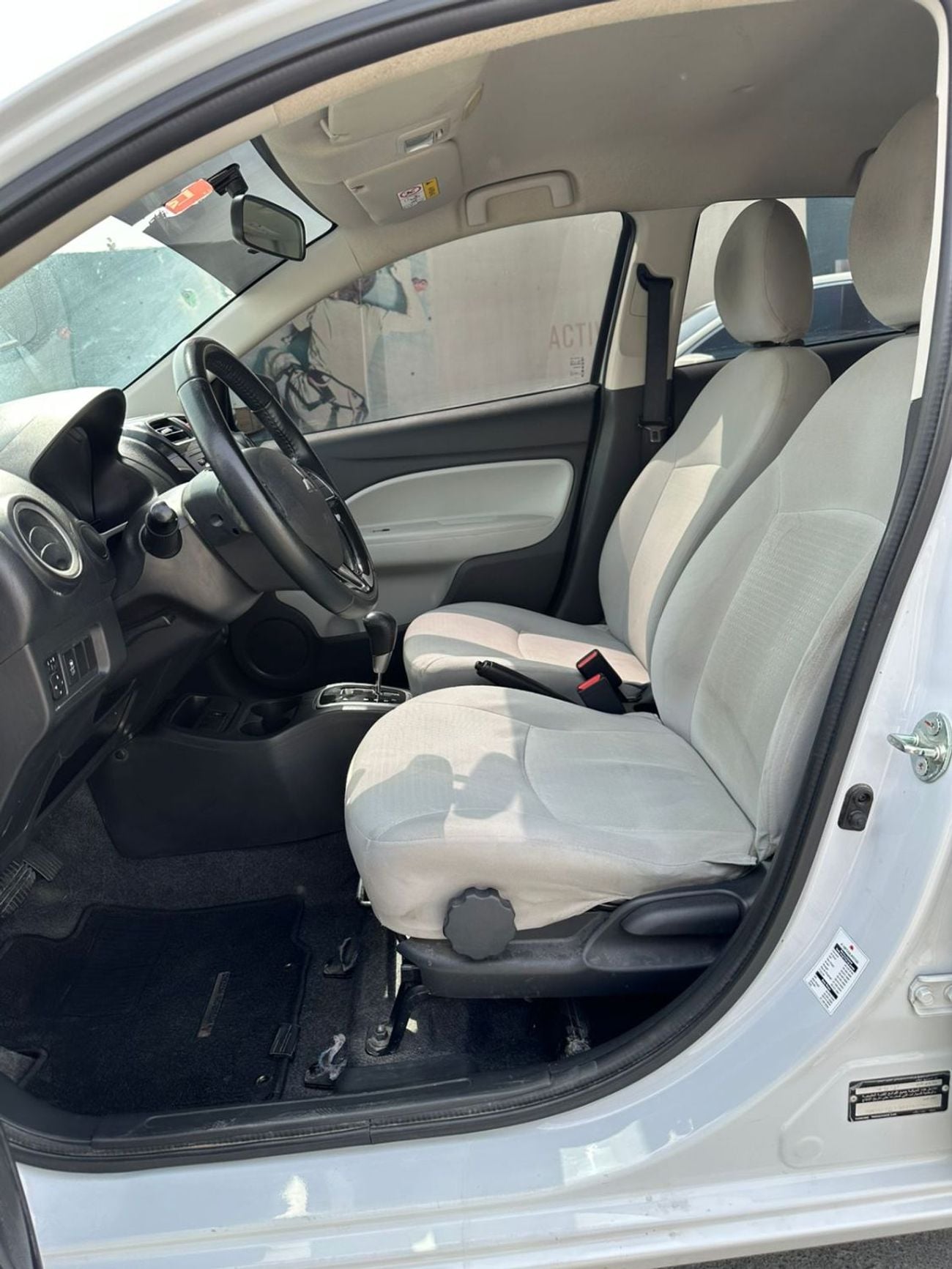 ميتسوبيشي اتراج GLX Base 1.2L