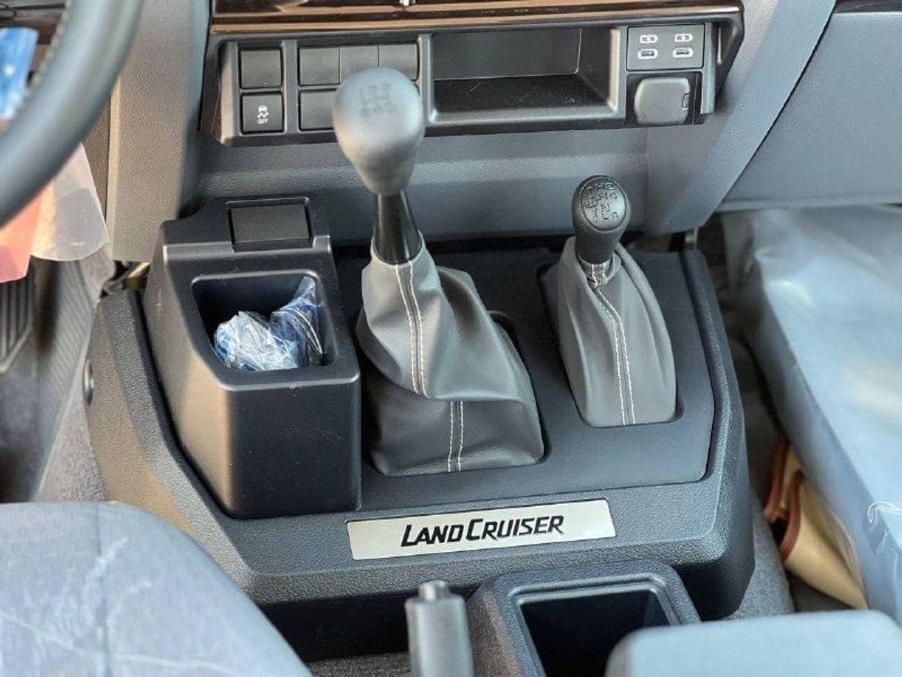 Toyota Land Cruiser 70 LC76 2.8L DSL M/T // 2025 // HIGH OPTION WITH WINCH , FRIDGE , DVD & BACK CAMERA // SPECIAL OFFER //