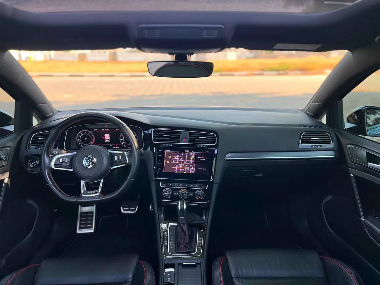 Volkswagen Golf SE | GCC Specs | Pristine Condition