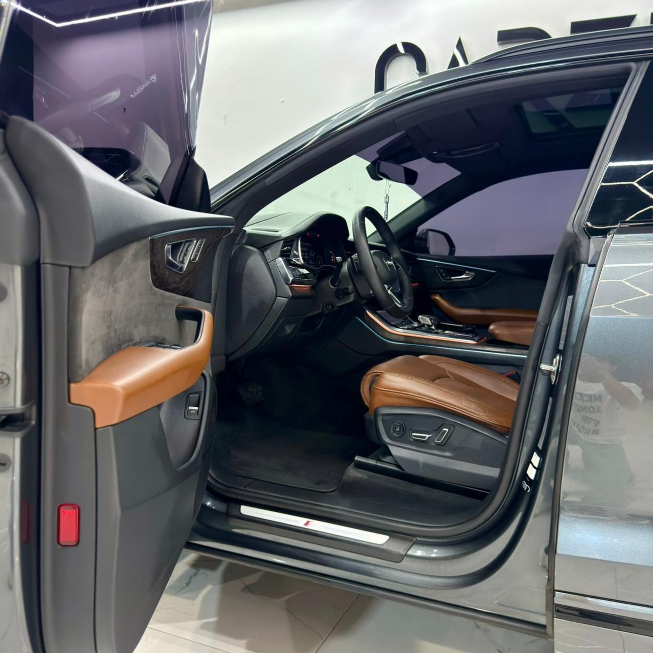 Audi Q8 55 TFSI quattro S-Line 3.0L (340 HP) AED 3,623 / Monthly l 0% Downpayment l S-Line l Agency Service 