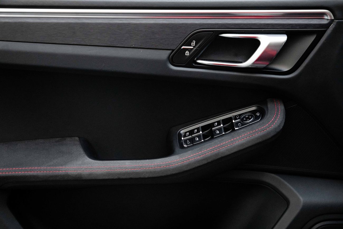 Porsche Macan Macan GTS  | 5,875 P.M | 0% Downpayment | Impeccable Condition!