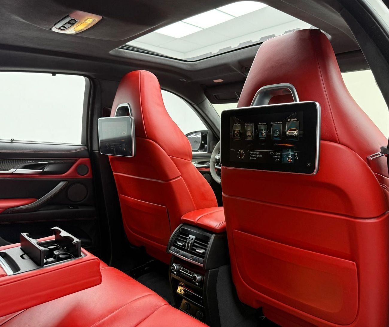 BMW X6M Std 4.4L 2017 BMW X6M, Full Service History, Carbon Fiber Interior, Fully Loaded, Excellent Conditio