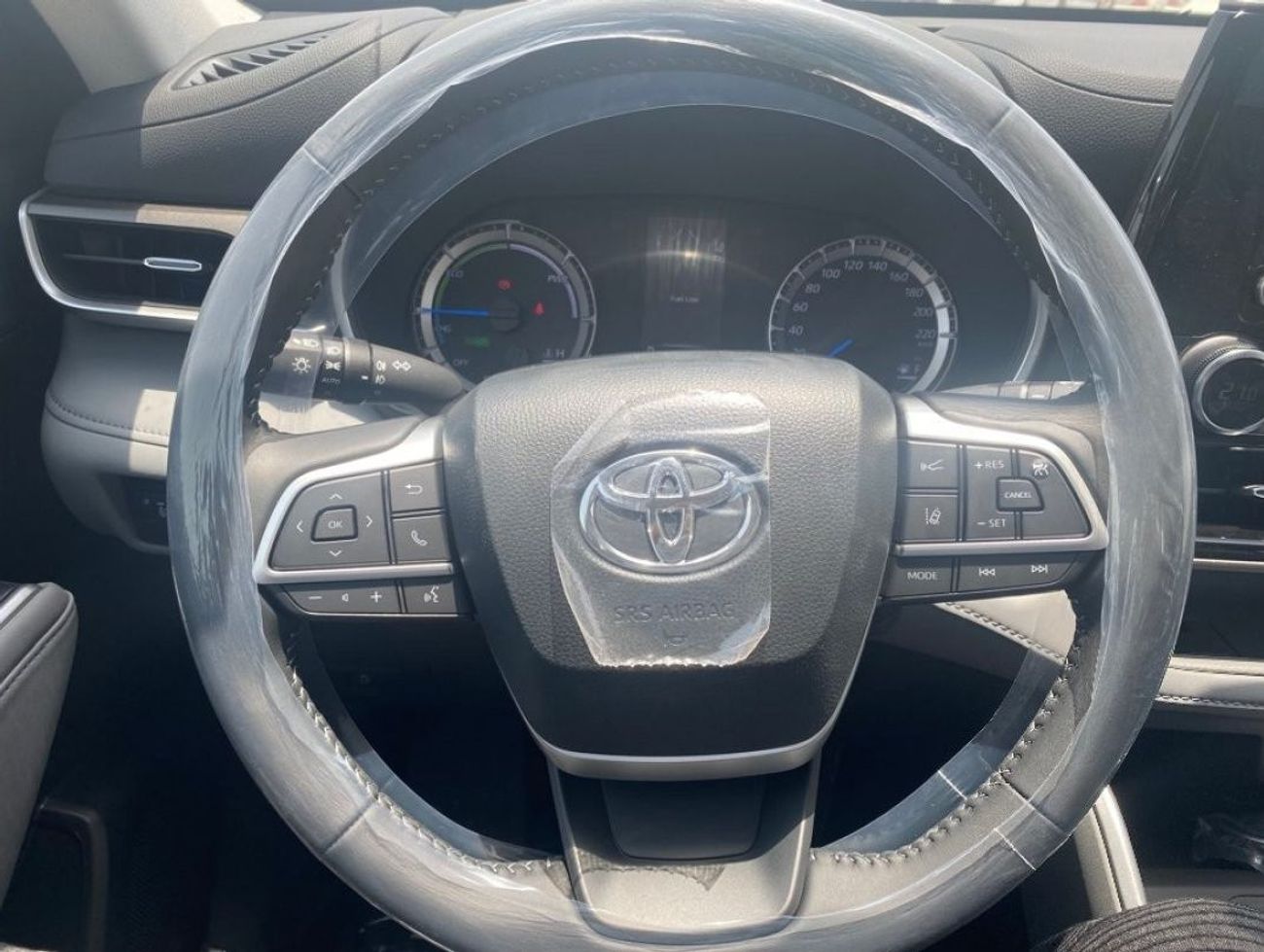 Toyota Highlander 2022 2.5L GLE HYBRID 4x4 FOR EXPORT