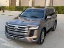 Toyota Land Cruiser VXR Facelifted With Interior and Exterior GCC Specs | Well Maintained