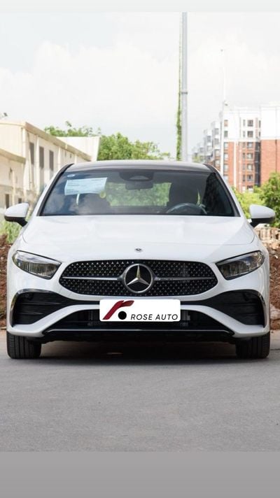 Mercedes-Benz A 200 Mercedes Benz A200 / 2025 / Chinese / 0 km / white