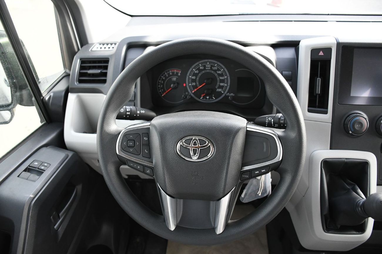 Toyota Hiace 2025 Toyota HiAce 3.5L MT Petrol (Ready Stock)