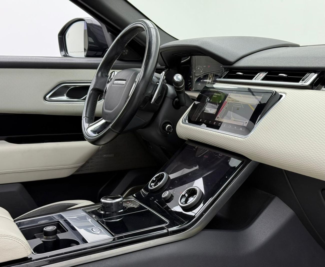 Land Rover Range Rover Velar P380 R-Dynamic 3.0L 2018 Range Rover Velar P380 R-Dynamic, Warranty, Fully Loaded, Excellent Conditi