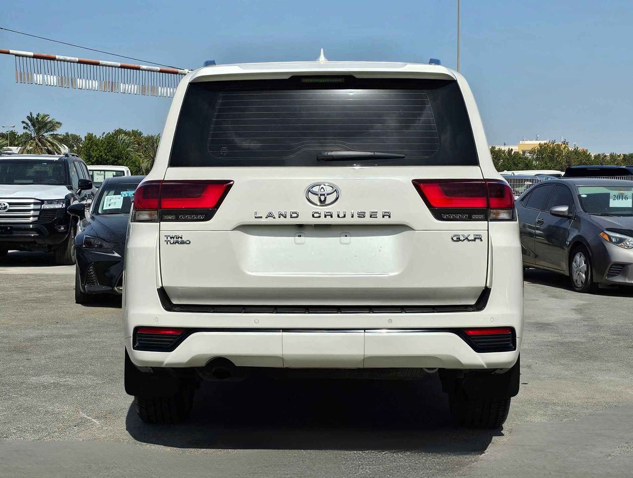 Toyota Land Cruiser // TWIN TURBO // GXR // 3.5L // LOW MILEAGE // FULL OPTION (LOT # 24037)