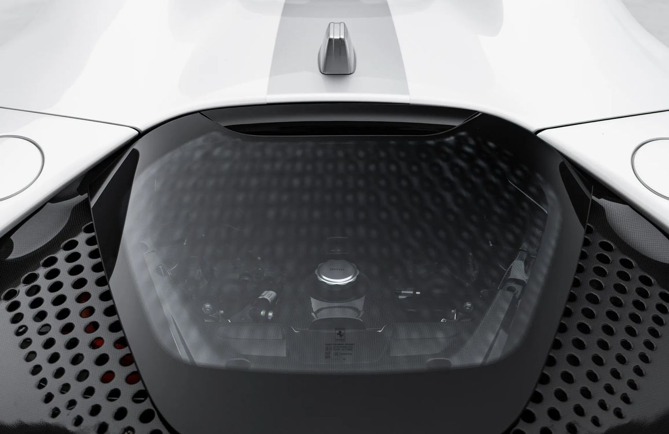 فيراري SF90 سبيدر 4.0L V8 Twin-Turbocharged Engine + eMotor | Warranty