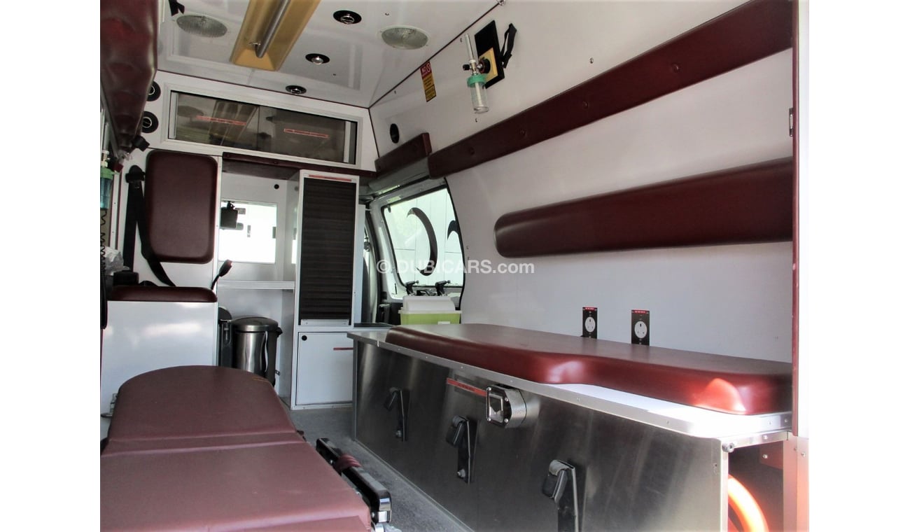 Ford F 350 FORD F350 AMBULANCE FULL AUTO V8 DIESEL ONLY 55000 KM