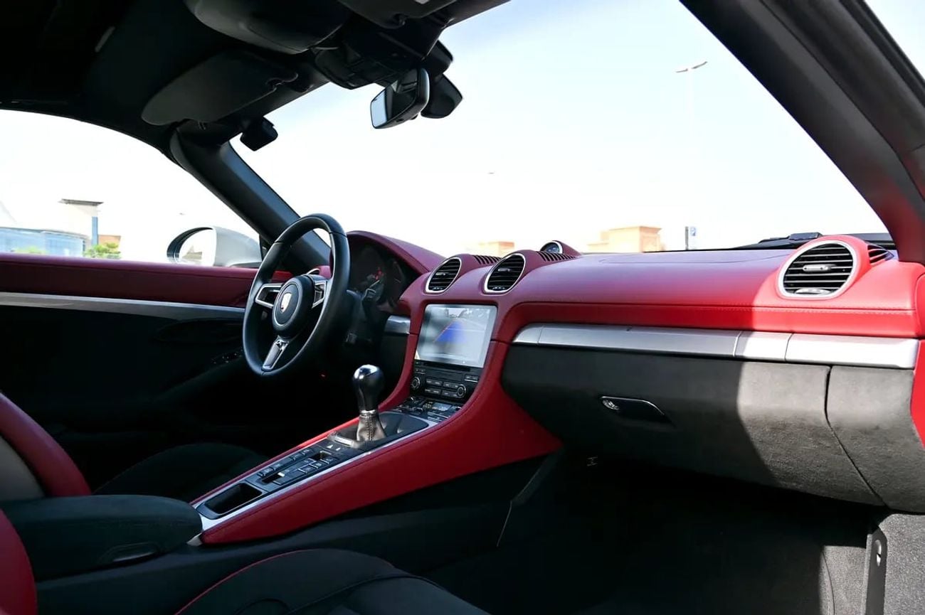 Porsche 718 Spyder 718 Spyder Manual | Grey | 4.0L Flat-6 | 414 HP | 3,267 KM