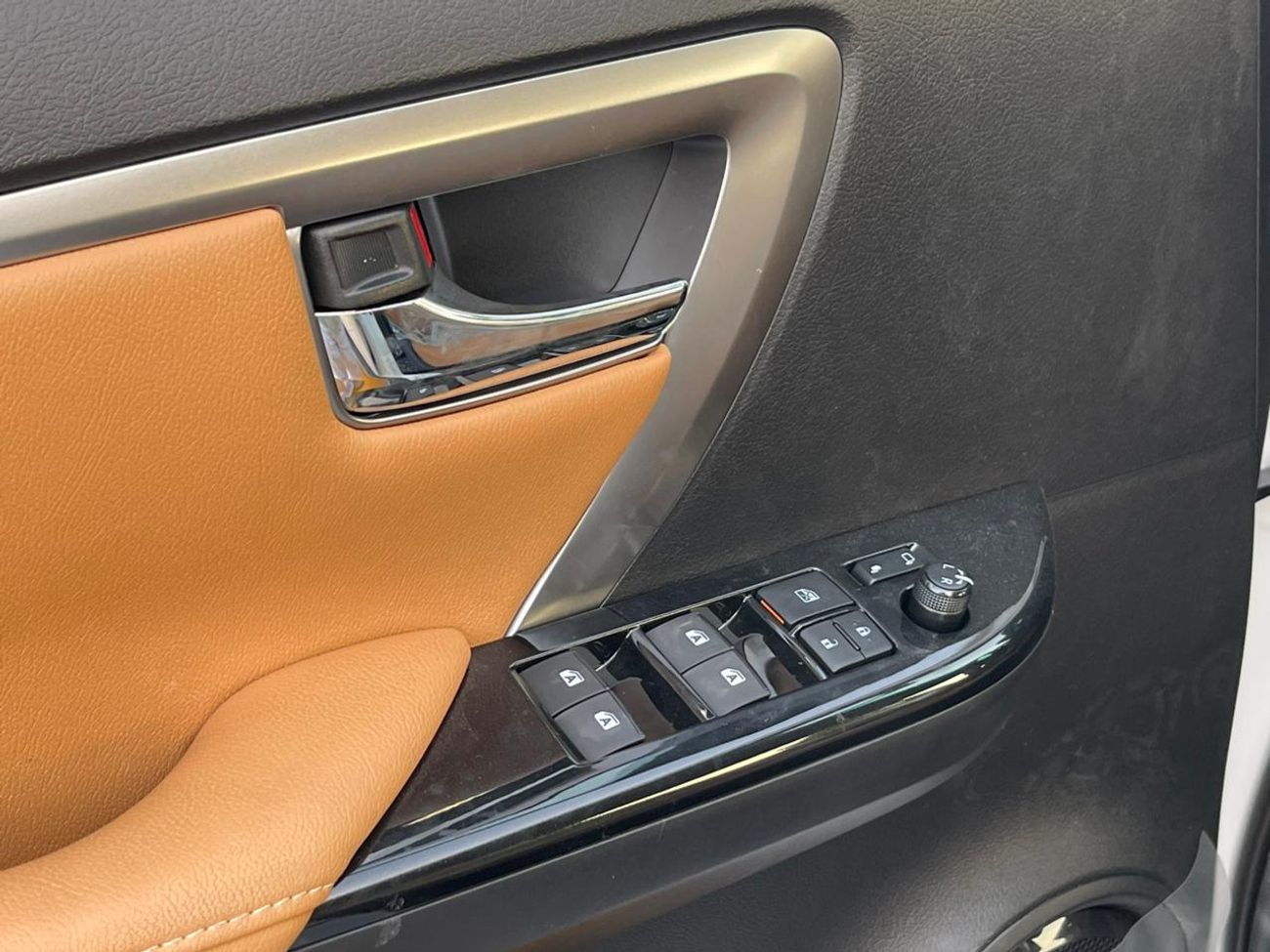 Toyota Fortuner Toyota Fortuner SR5 Plus 4.0L V6 PETROL 2025 GCC